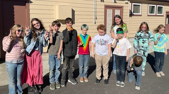 Picture of students in 4-5 grade dressed up